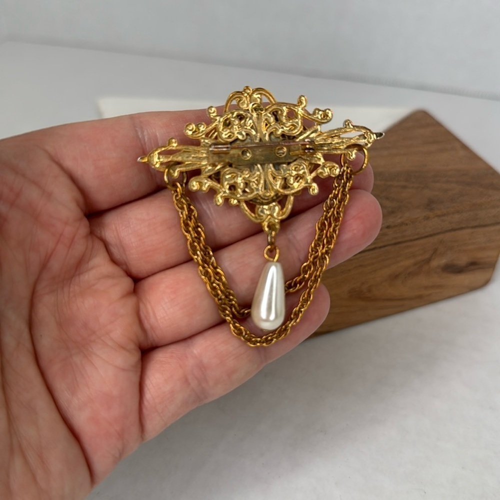 Vintage Faux Pearl Chain Brooch Pin Teardrop Statement Gold Tone lot B33 - Picture 4 of 5